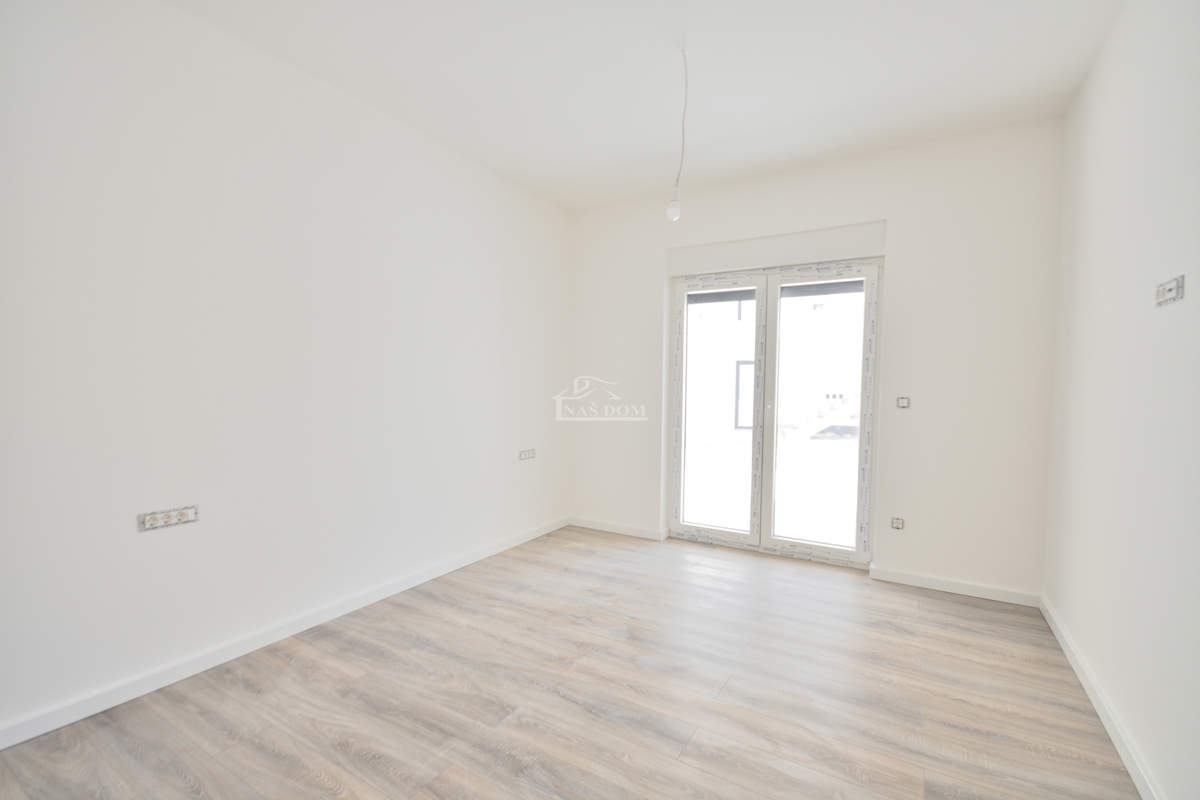 Vodice - Luksuzno stanovanje S1 z vrtom, mirna lega