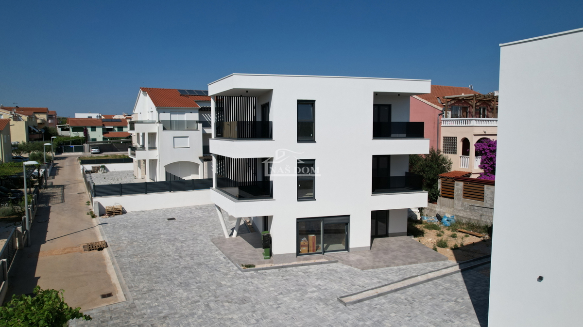Vodice - Luksuzno stanovanje S1 z vrtom, mirna lega