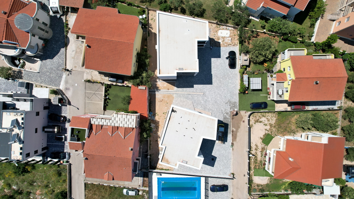 Vodice - Luksuzno stanovanje S1 z vrtom, mirna lega