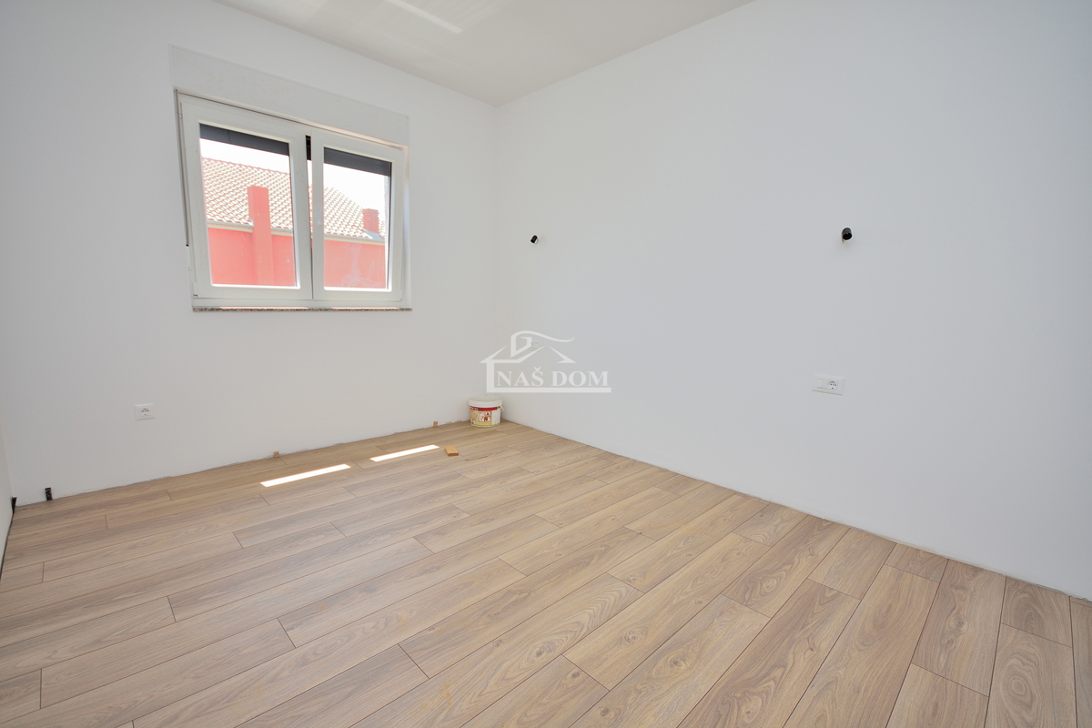 VODICE - ODLIČNA LOKACIJA *NOVOGRADNJA* S1 hiša, 150 m od plaže