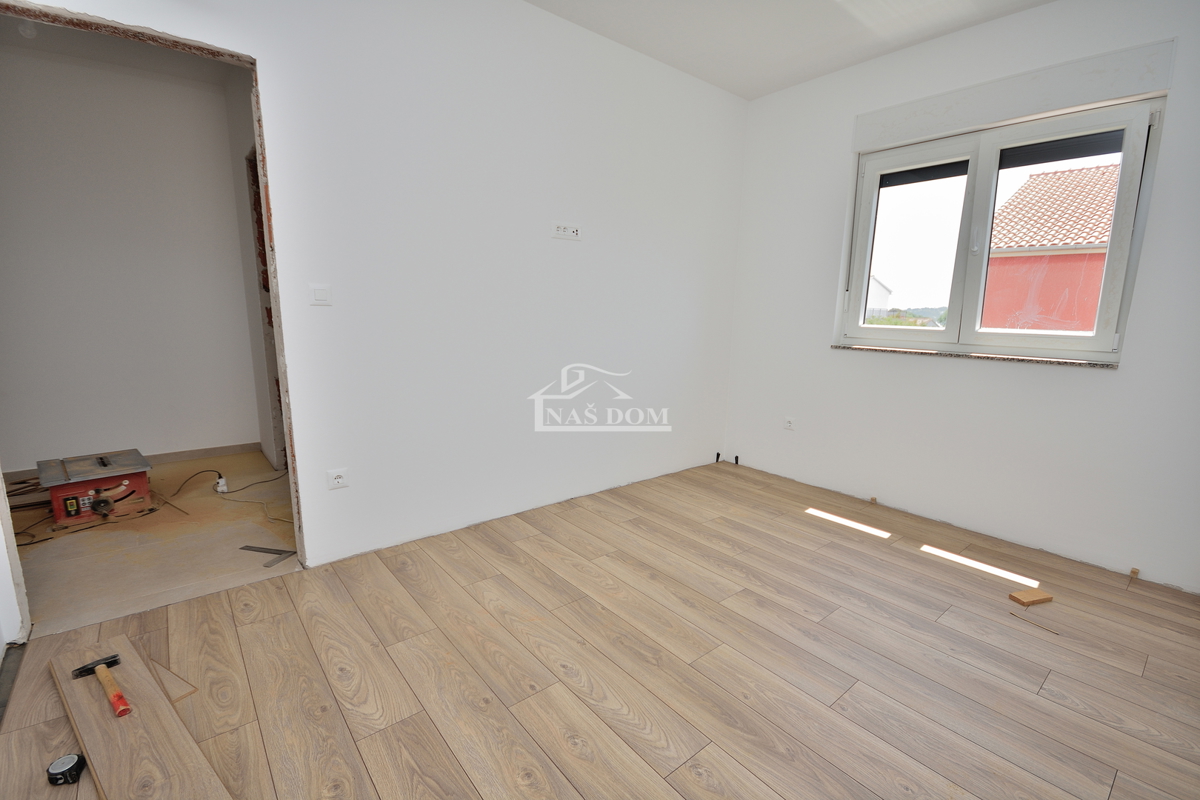 VODICE - ODLIČNA LOKACIJA *NOVOGRADNJA* S1 hiša, 150 m od plaže