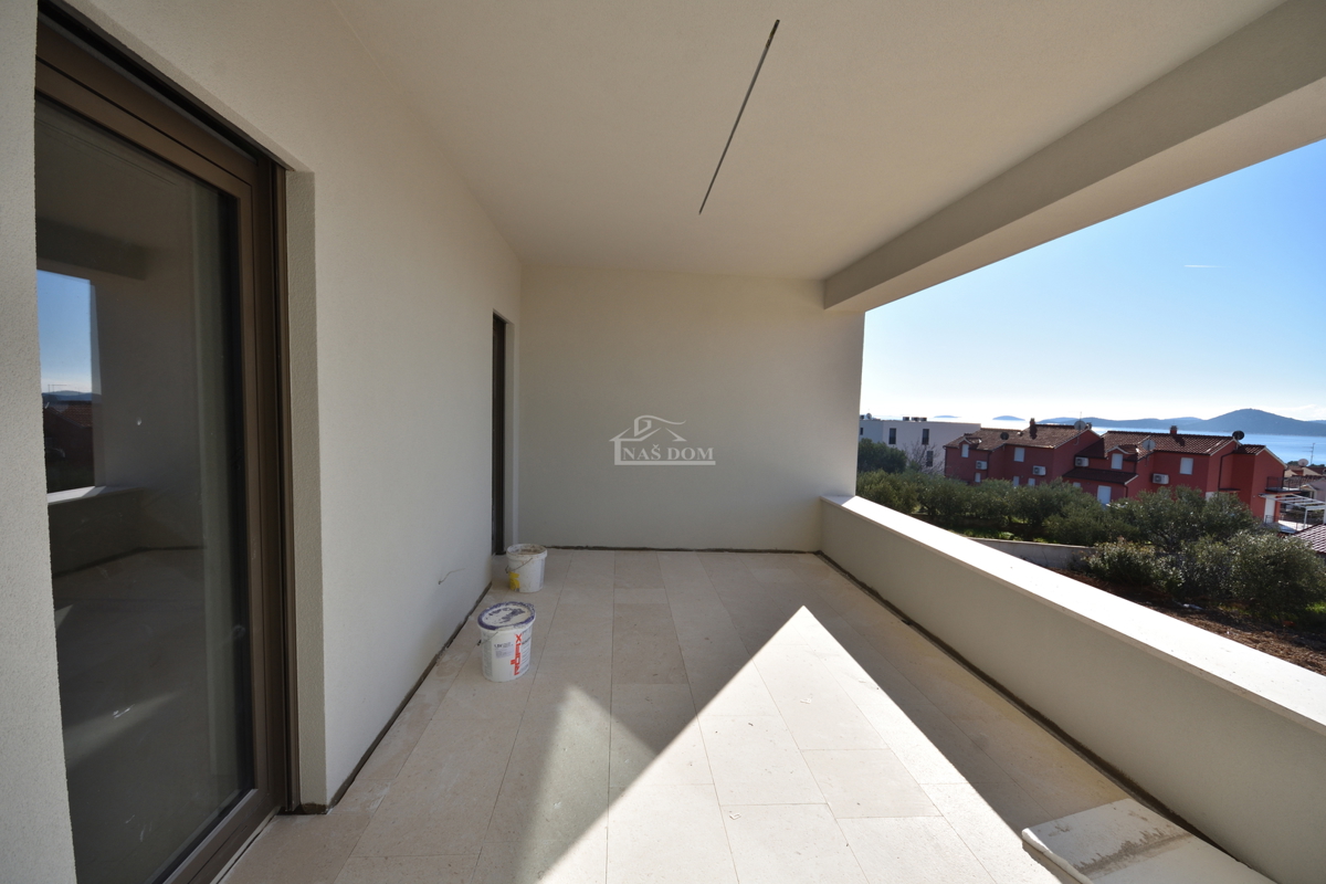 Vodice - Luksuzno stanovanje S3 v pritličju, pogled na morje