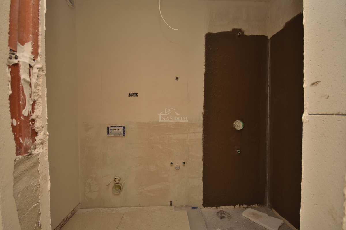 Vodice - Luksuzno stanovanje S3 v pritličju, pogled na morje