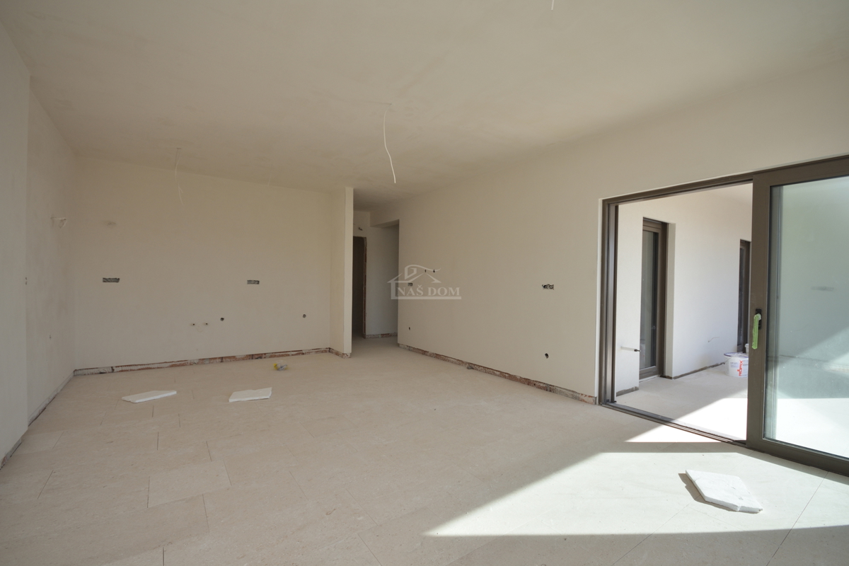 Vodice - Luksuzno stanovanje S3 v pritličju, pogled na morje