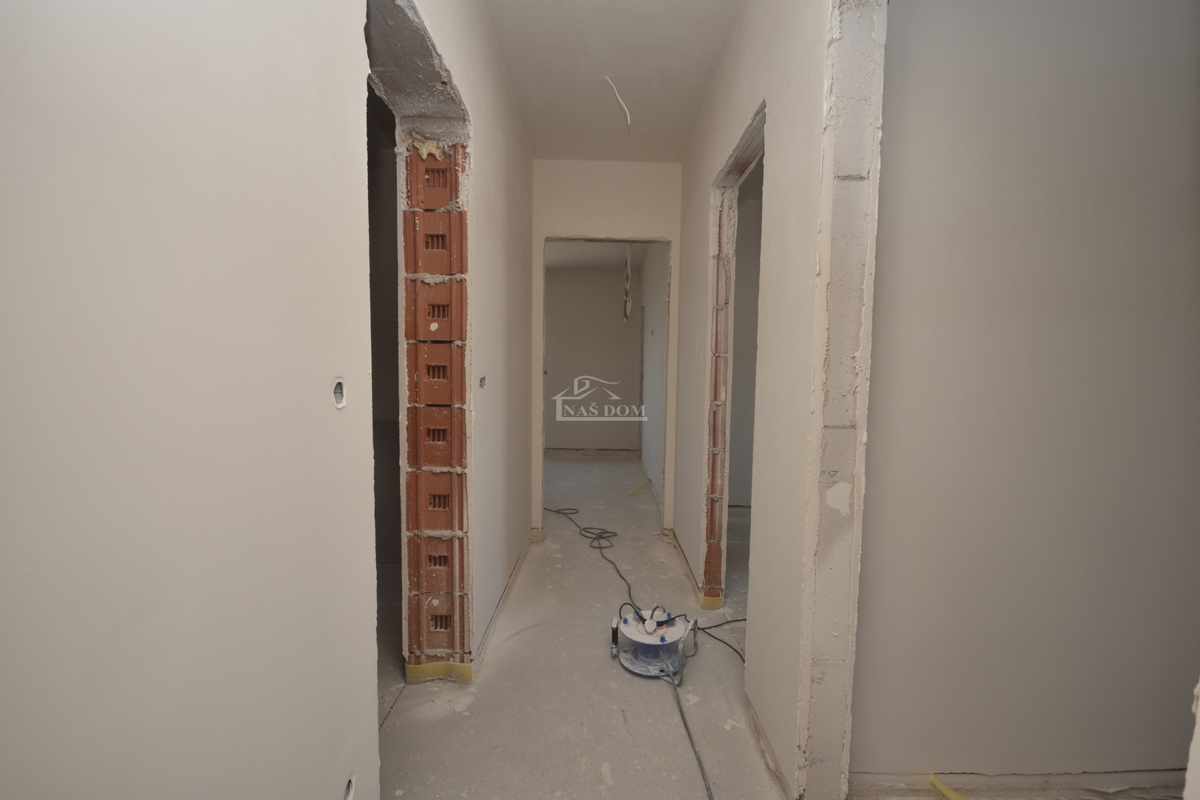 Vodice - Luksuzno stanovanje S10 s tremi spalnicami, dvigalo, pogled na morje, drugo nadstropje