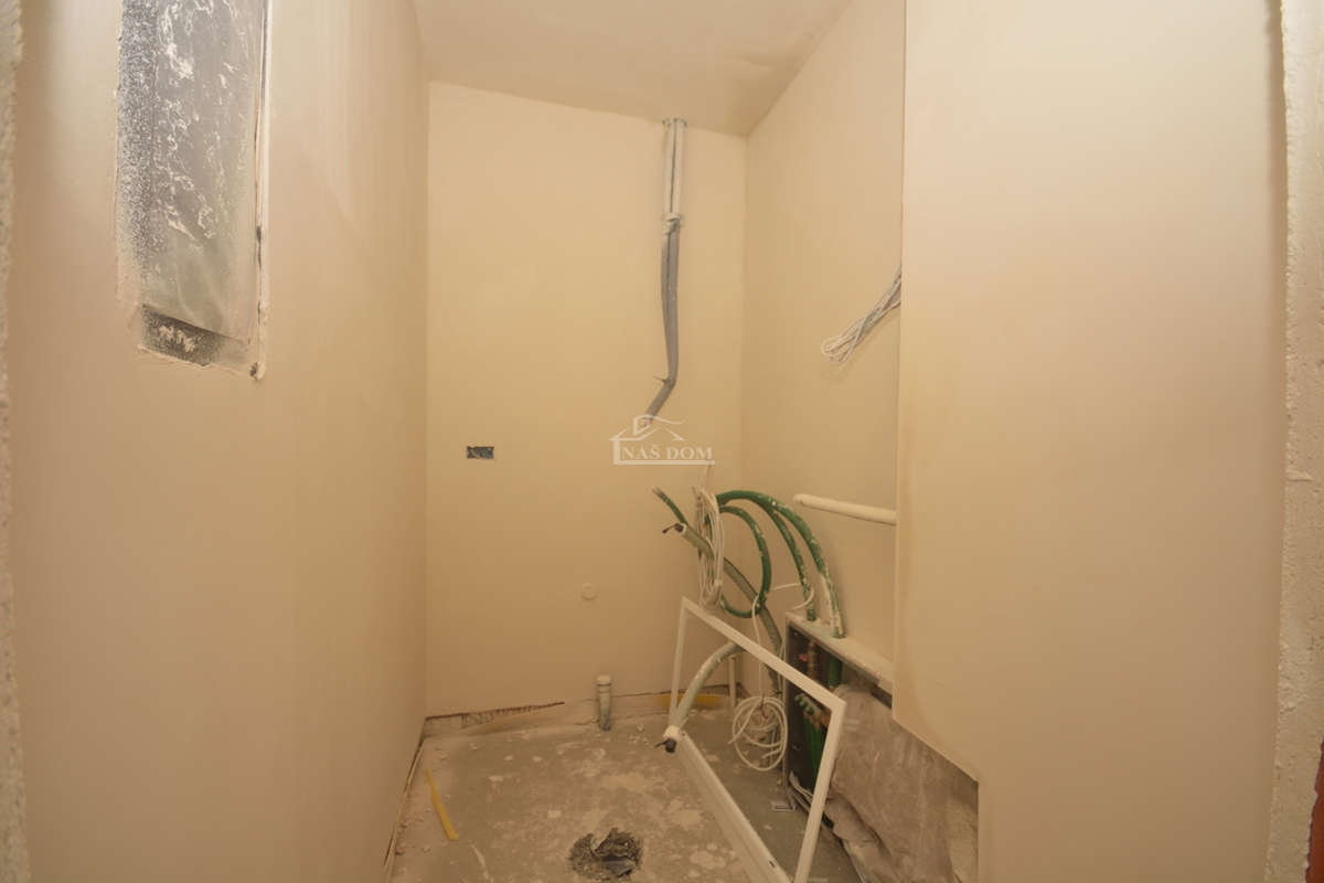 Vodice - Luksuzno stanovanje S10 s tremi spalnicami, dvigalo, pogled na morje, drugo nadstropje