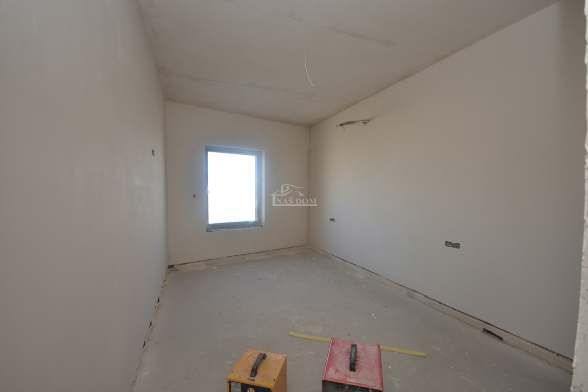 Vodice - Luksuzno stanovanje S10 s tremi spalnicami, dvigalo, pogled na morje, drugo nadstropje