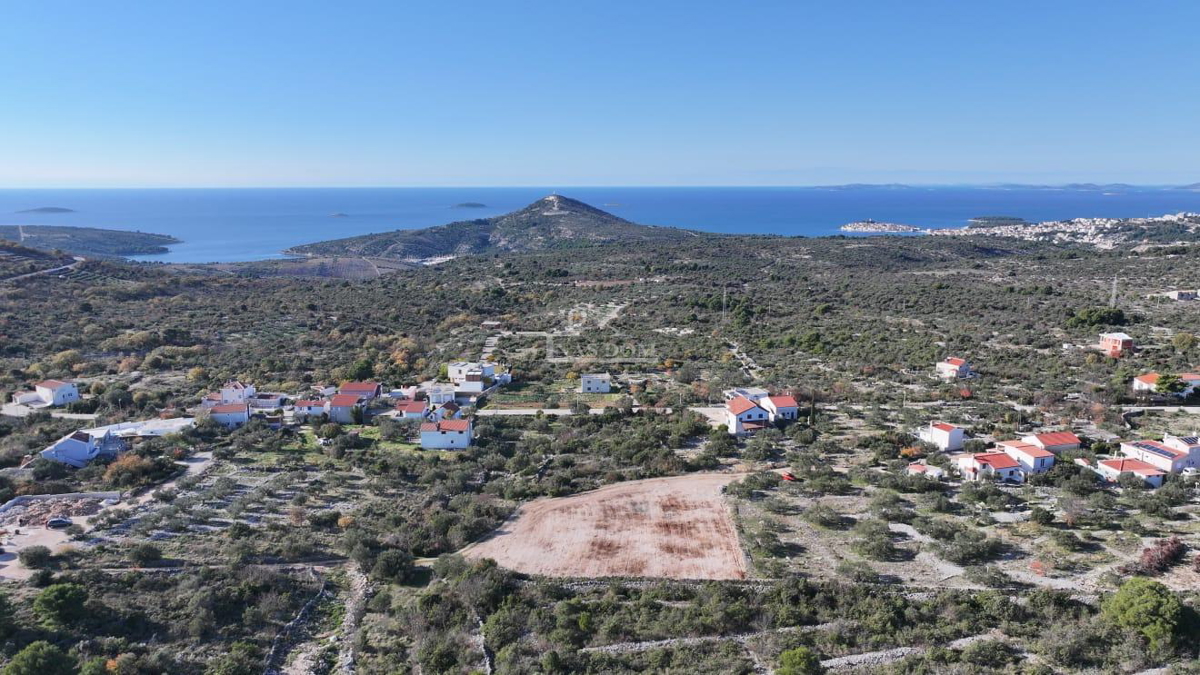 Primošten - Gradbeno zemljišče 2186 m2