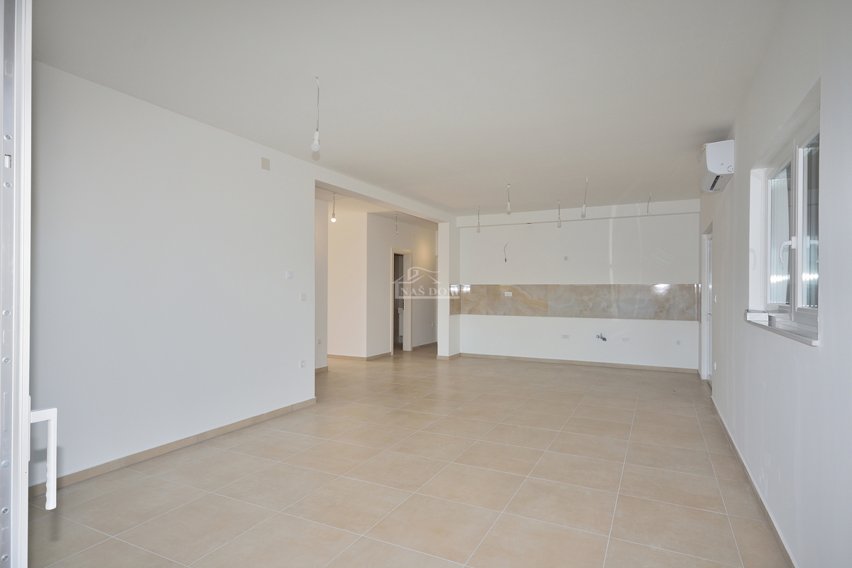 Primošten, Šparadići - penthouse B4 z razgledom na morje, 5 m od plaže