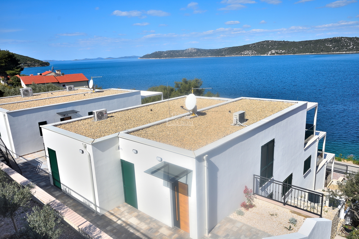 Primošten, Šparadići - penthouse B4 z razgledom na morje, 5 m od plaže
