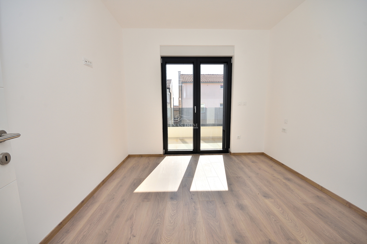 Vodice - S2 dvonadstropno stanovanje z vrtom, 113,43 m2