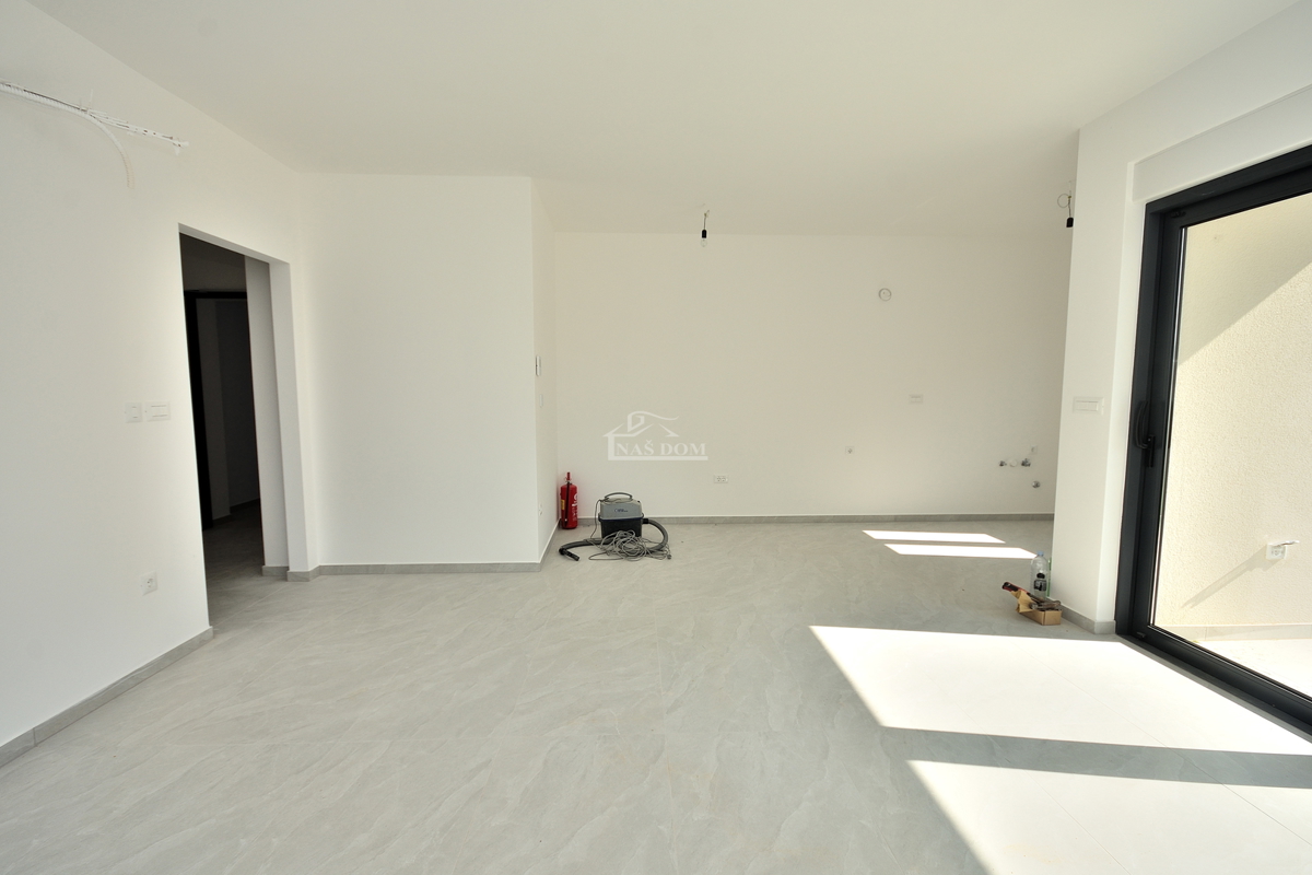 Vodice - S2 dvonadstropno stanovanje z vrtom, 113,43 m2