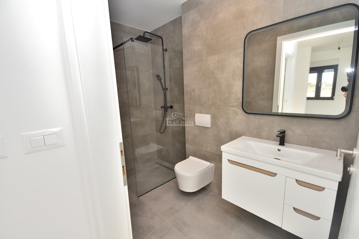 Vodice - S2 dvonadstropno stanovanje z vrtom, 113,43 m2