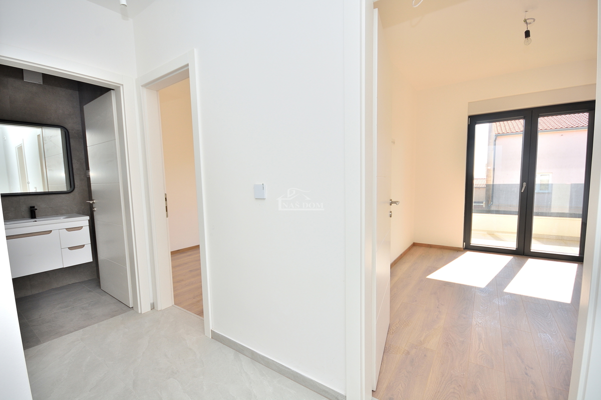 Vodice - S2 dvonadstropno stanovanje z vrtom, 113,43 m2