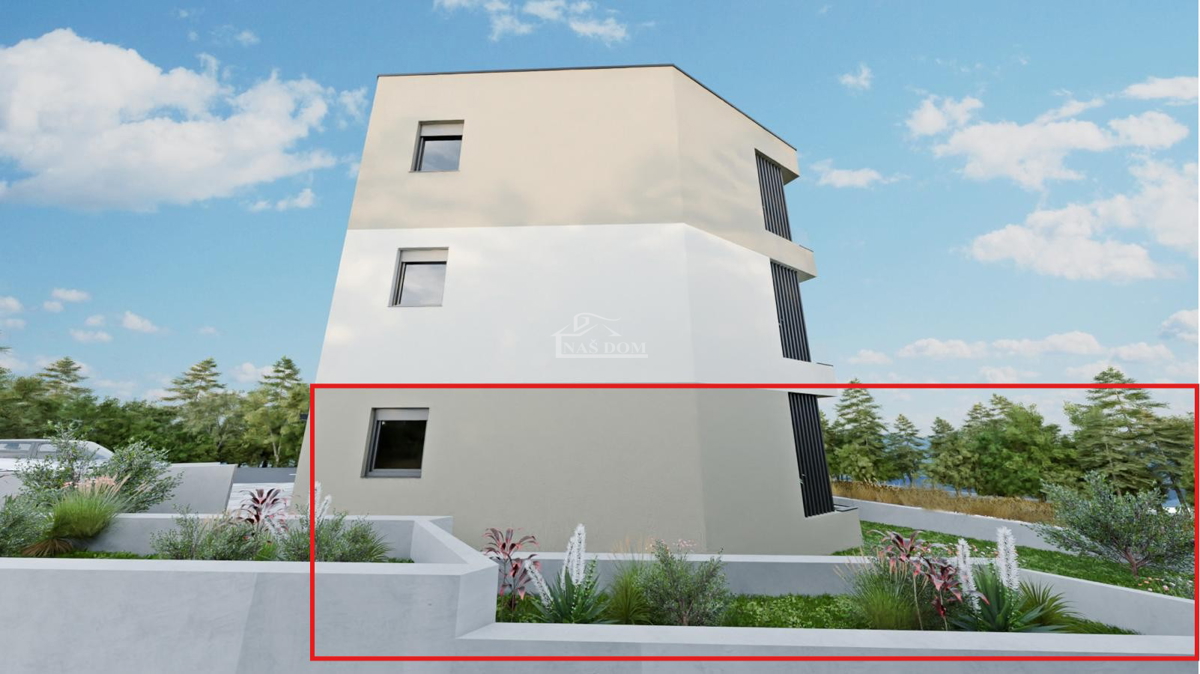 Šibenik - dvosobno stanovanje z vrtom