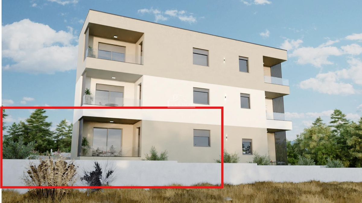 Šibenik - dvosobno stanovanje z vrtom