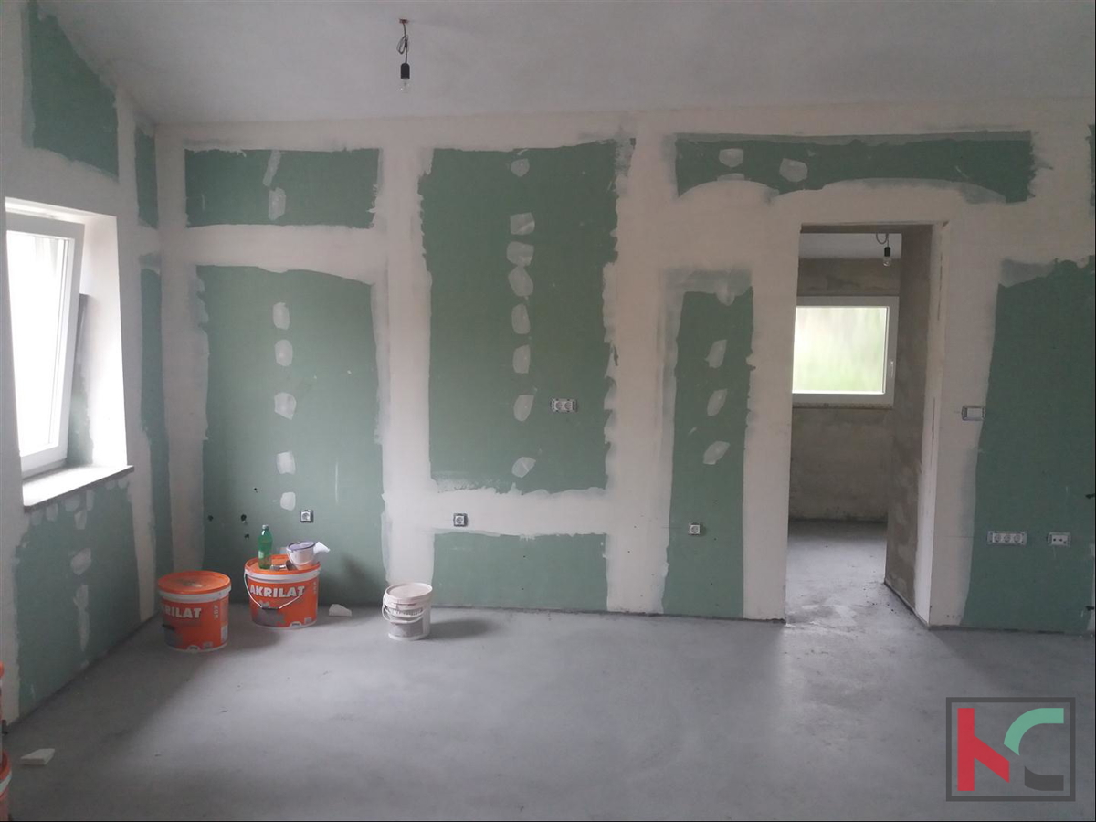 Pula, Šijana obnovljena hiša s tremi apartmaji