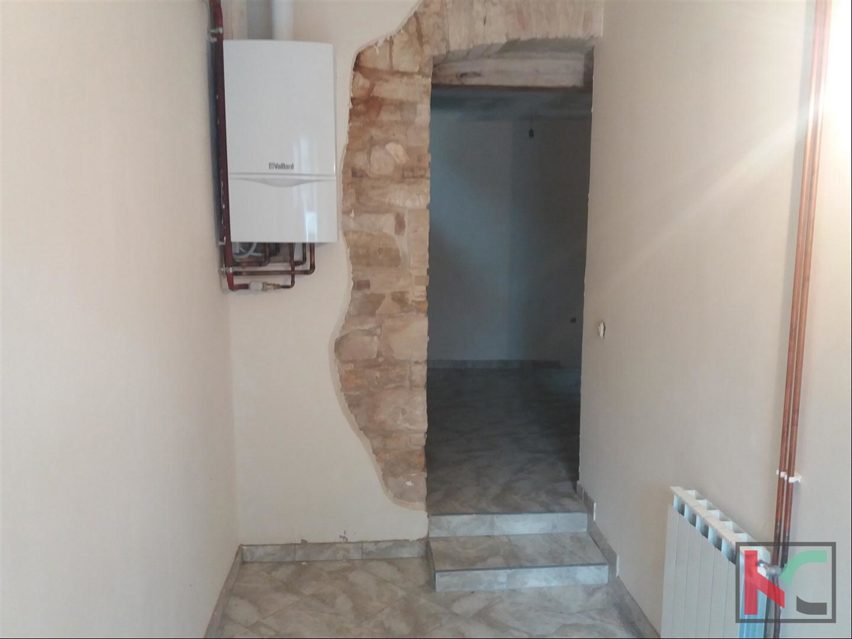 Pula, Šijana obnovljena hiša s tremi apartmaji