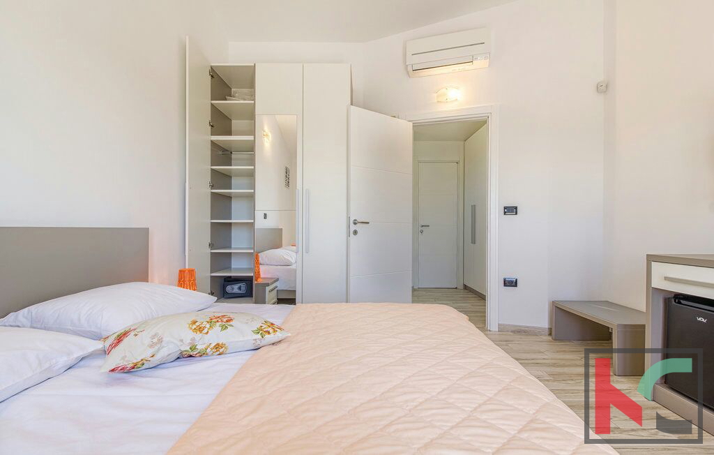 Istra, moderna vila z bazenom 337m2, blizu Pule