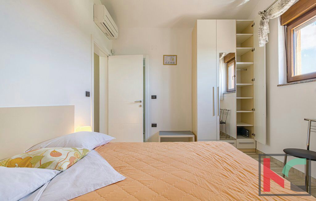 Istra, moderna vila z bazenom 337m2, blizu Pule