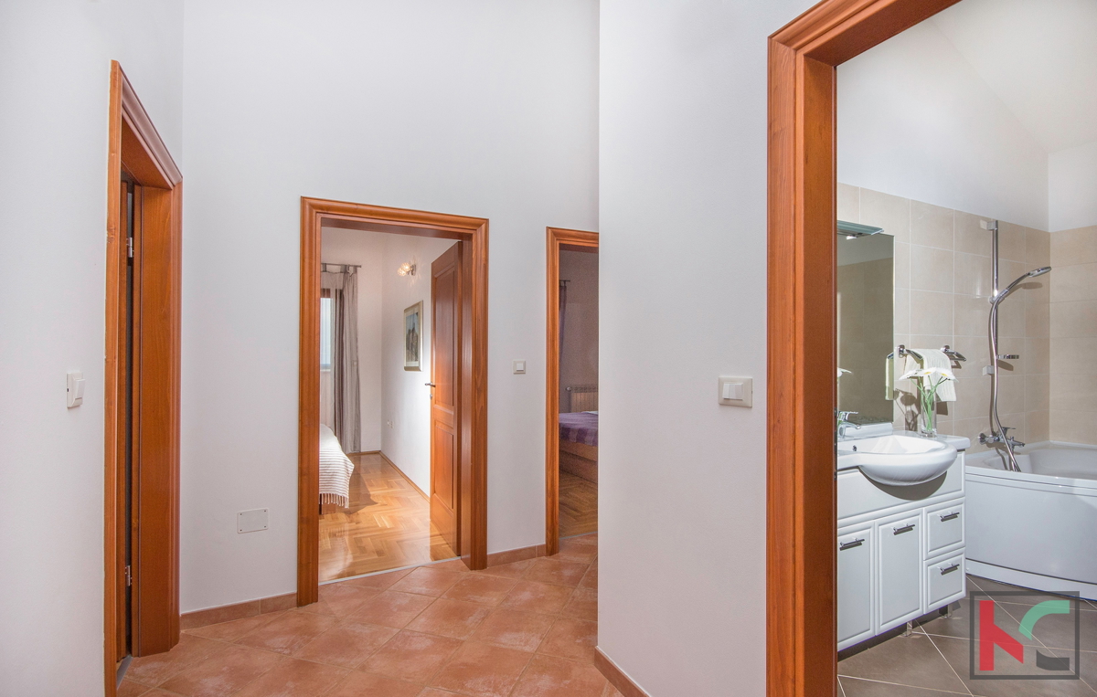Istra, Marčana, Vila z bazenom na mirni lokaciji