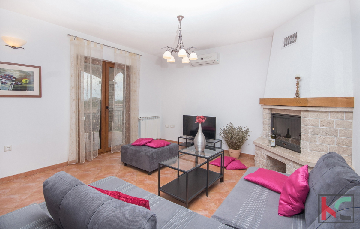 Istra, Marčana, Vila z bazenom na mirni lokaciji