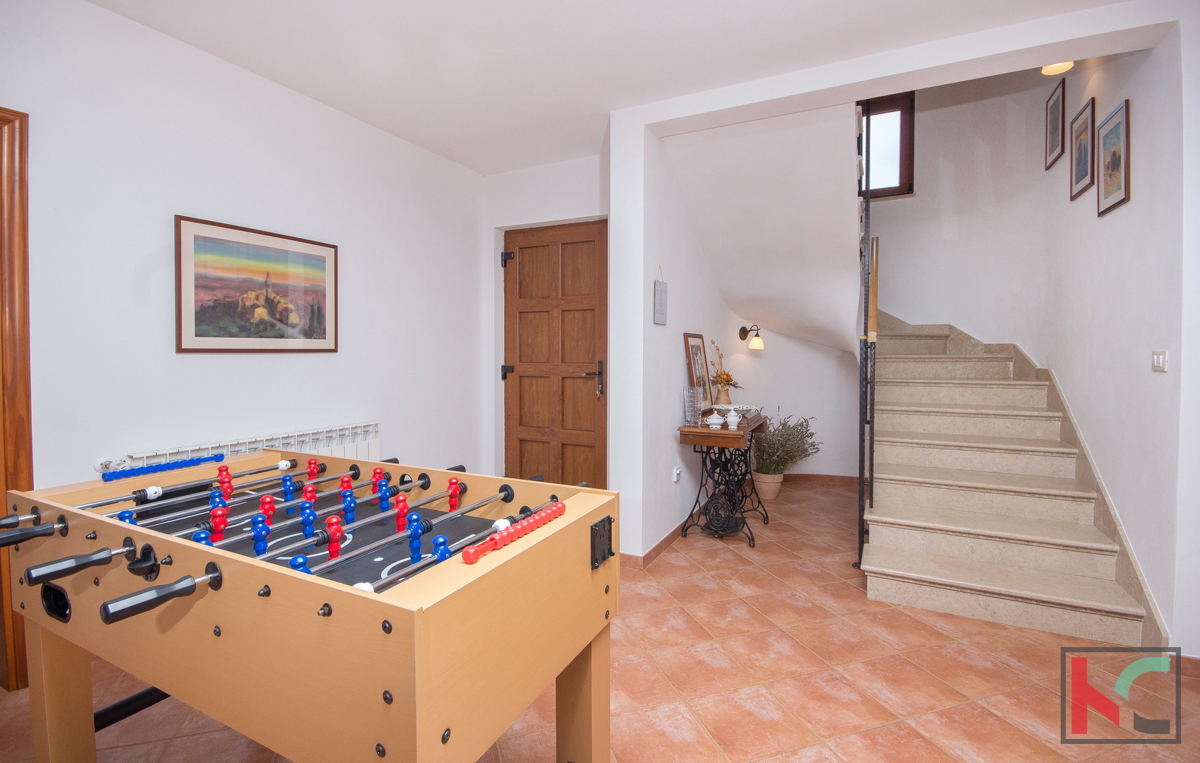 Istra, Marčana, Vila z bazenom na mirni lokaciji