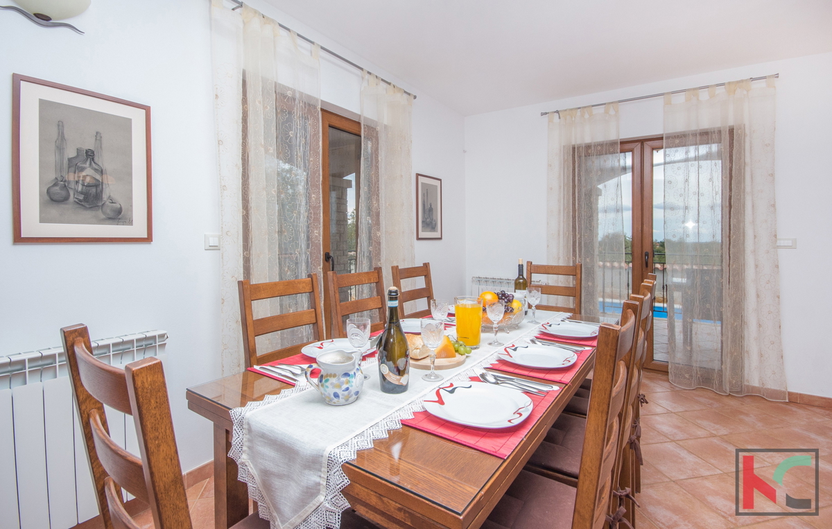 Istra, Marčana, Vila z bazenom na mirni lokaciji