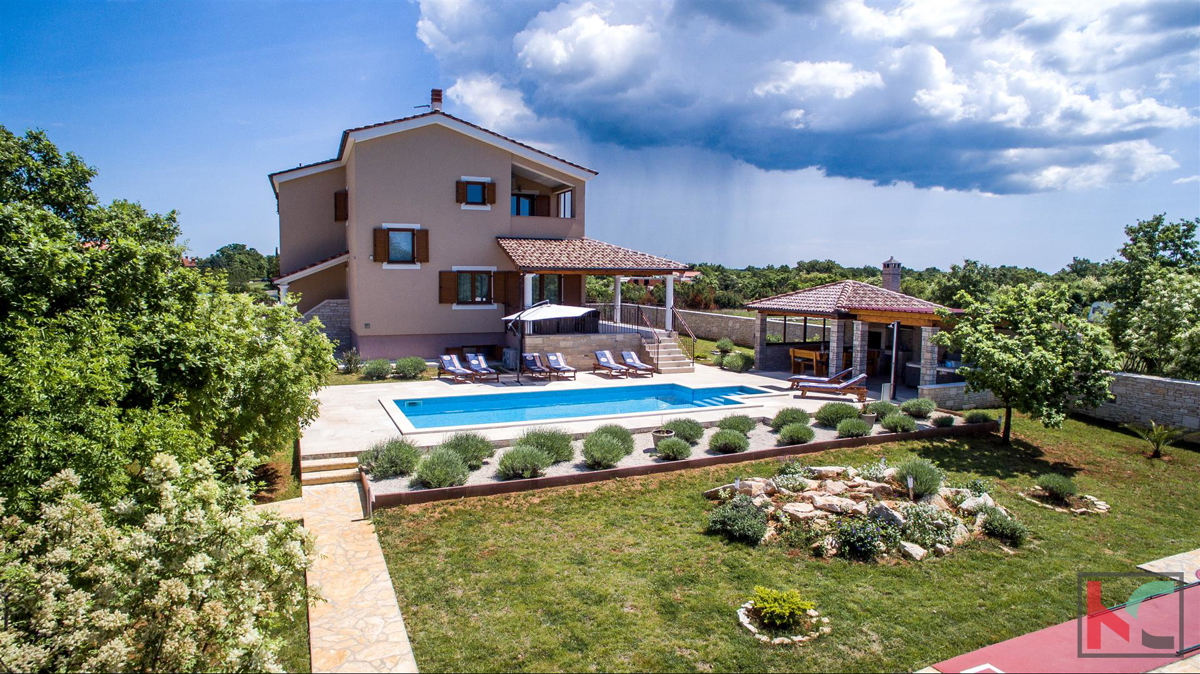 Štokovci - Luksuzna vila s 4 * z vrtom 2000m2