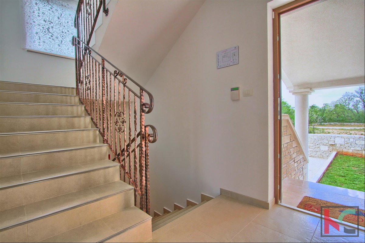 Štokovci - Luksuzna vila s 4 * z vrtom 2000m2