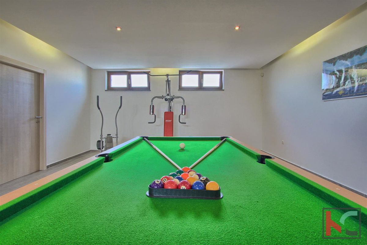 Štokovci - Luksuzna vila s 4 * z vrtom 2000m2