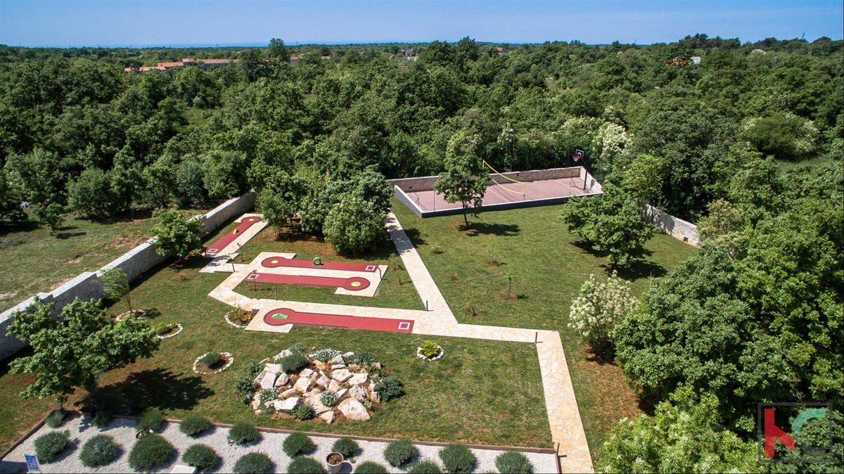 Štokovci - Luksuzna vila s 4 * z vrtom 2000m2