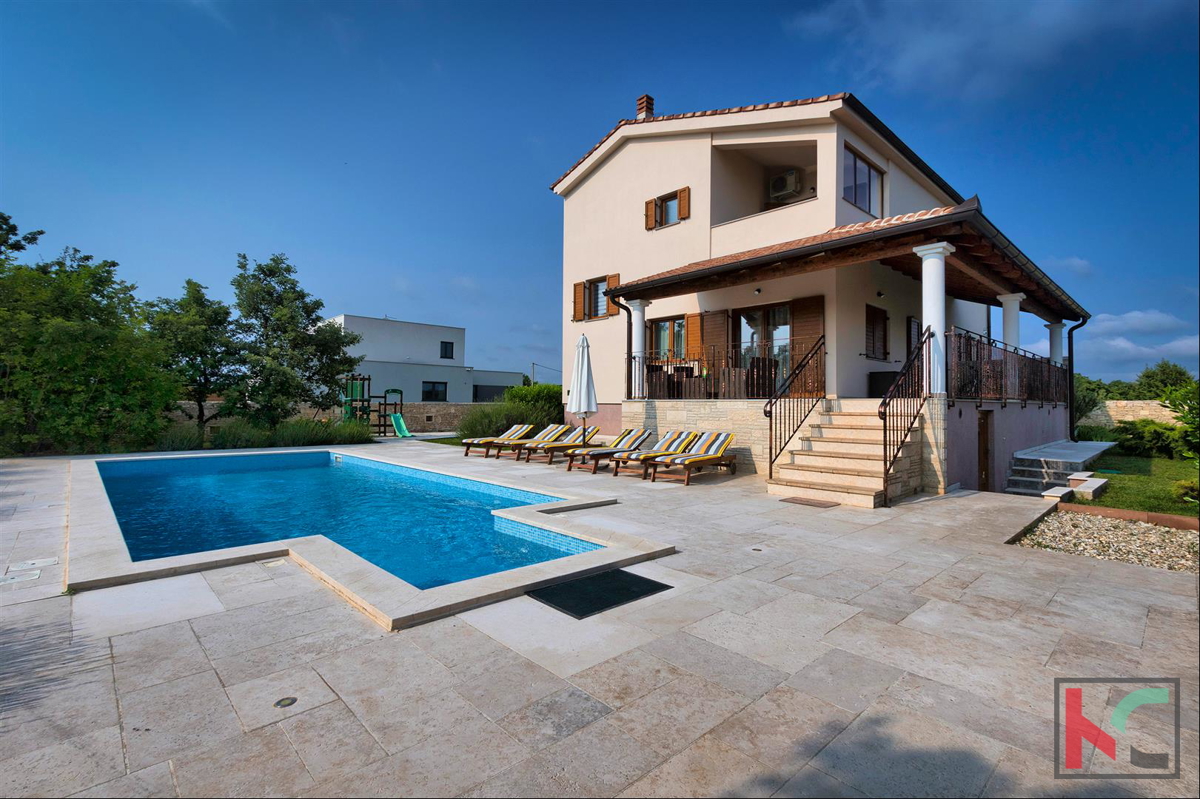 Štokovci - Luksuzna vila s 4 * z vrtom 2000m2