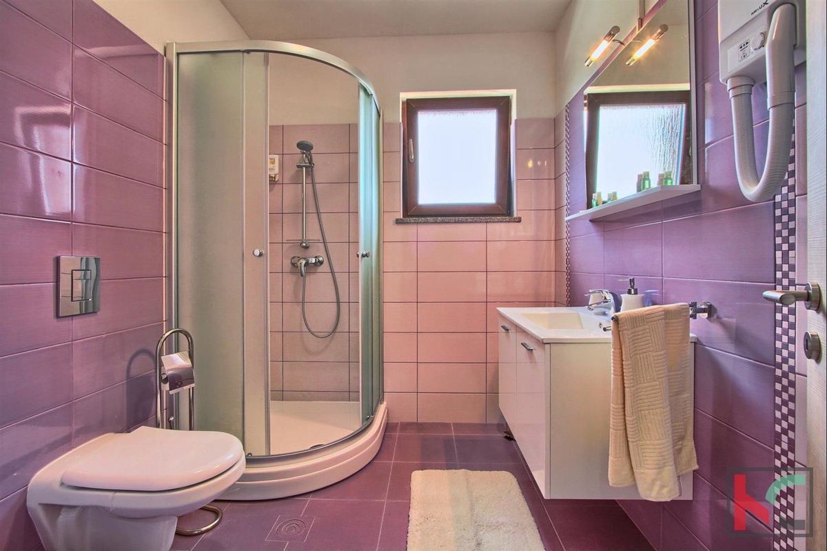 Štokovci - Luksuzna vila s 4 * z vrtom 2000m2