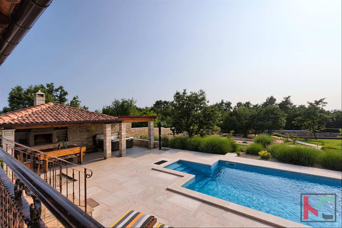 Štokovci - Luksuzna vila s 4 * z vrtom 2000m2