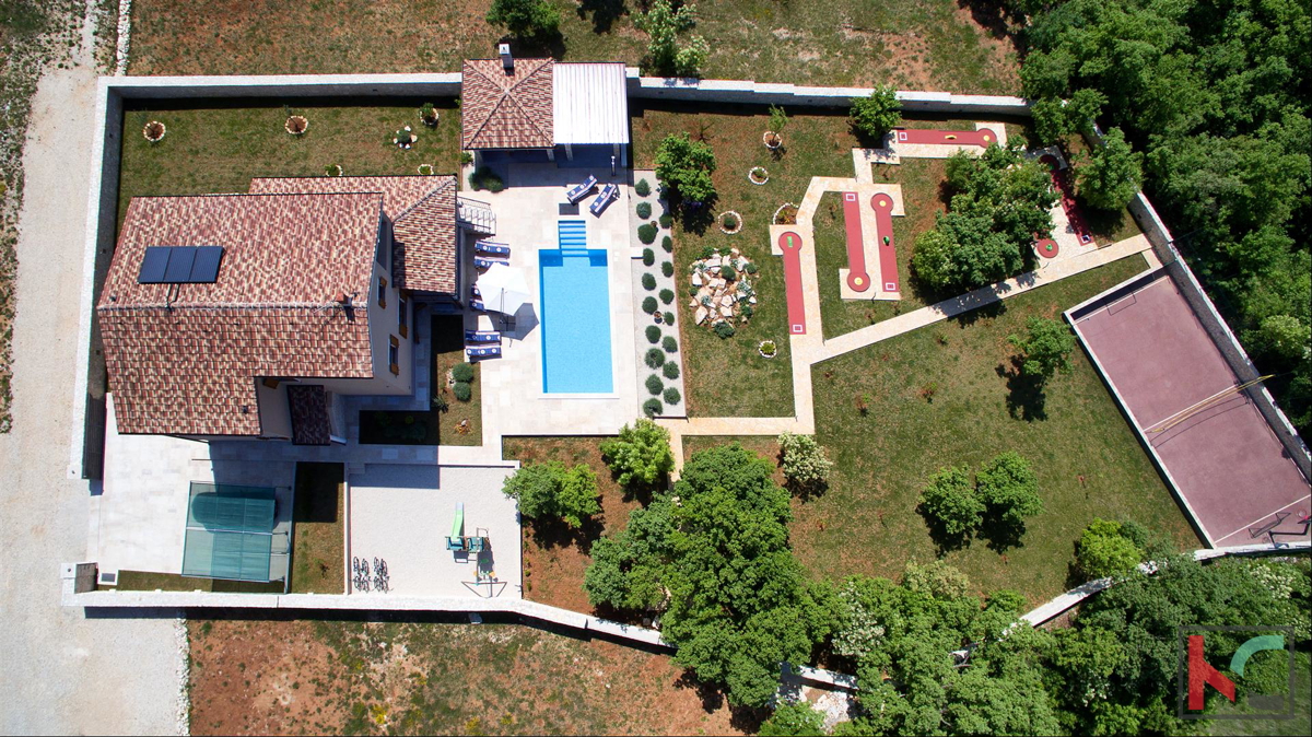 Štokovci - Luksuzna vila s 4 * z vrtom 2000m2