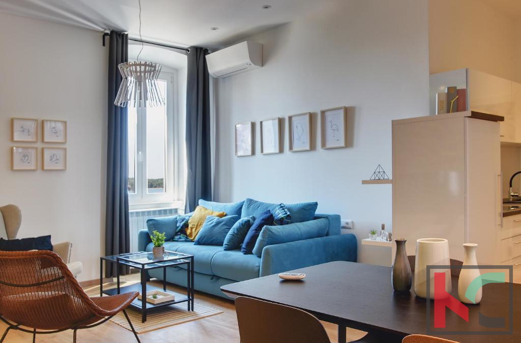 Istra, Pula, Riva, adaptirano stanovanje 129,37m2 s tremi stanovanjskimi enotami