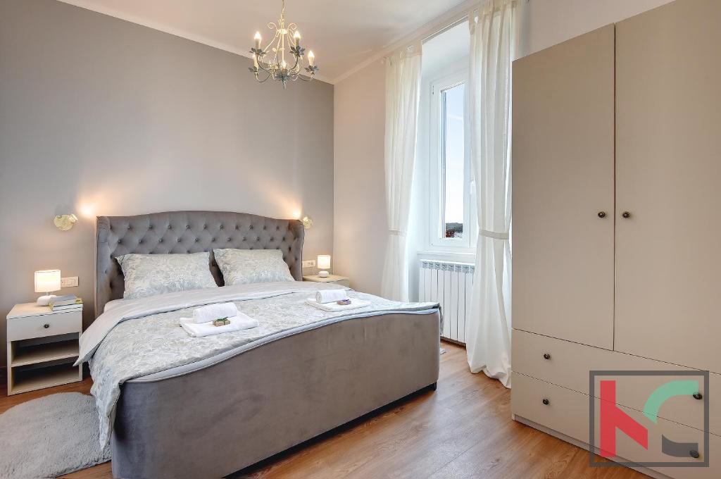 Istra, Pula, Riva, adaptirano stanovanje 129,37m2 s tremi stanovanjskimi enotami