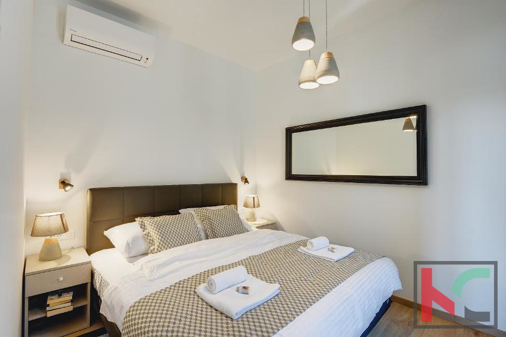 Istra, Pula, Riva, adaptirano stanovanje 129,37m2 s tremi stanovanjskimi enotami