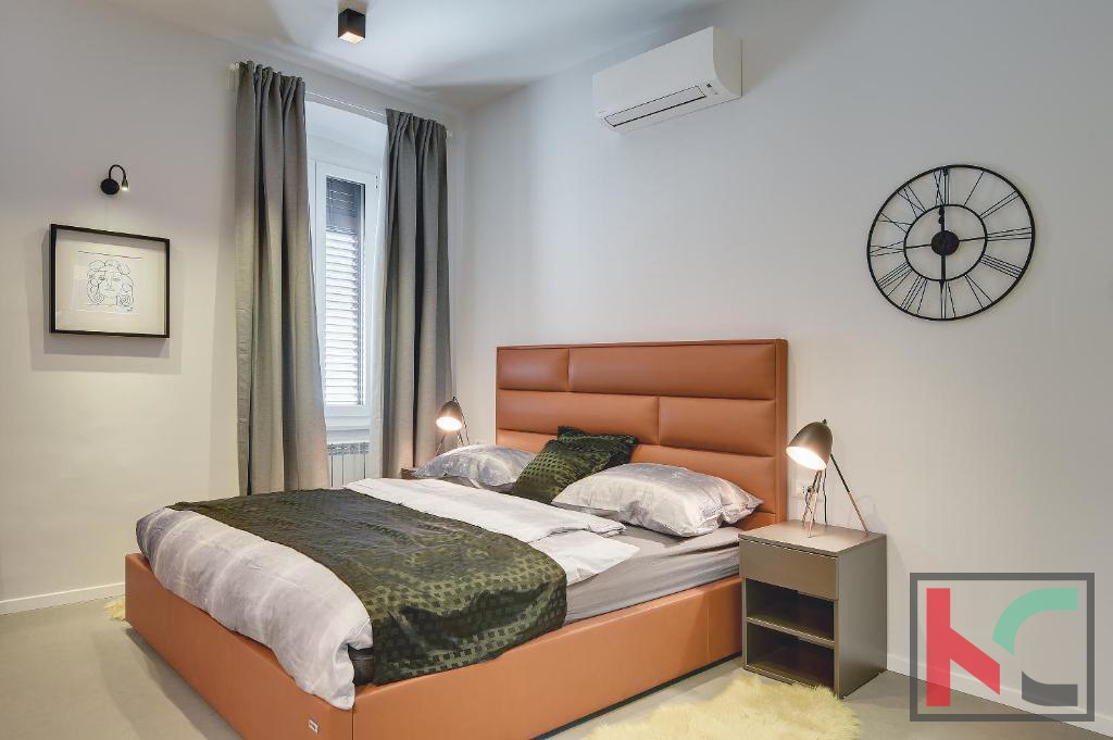 Istra, Pula, Riva, adaptirano stanovanje 129,37m2 s tremi stanovanjskimi enotami