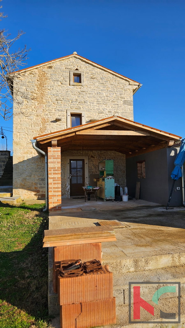 Občina Svetvinčenat, prodamo hišo v fazi obnove z zunanjo kuhinjo in bazenom #prodaja