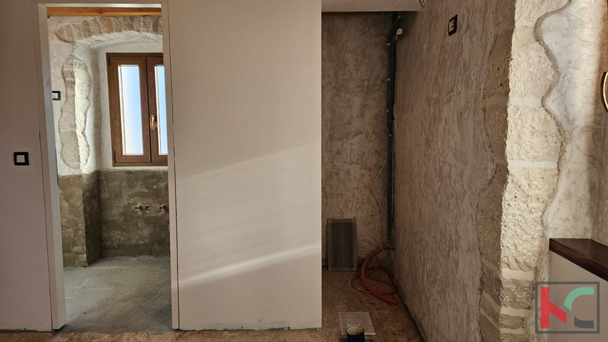 Občina Svetvinčenat, prodamo hišo v fazi obnove z zunanjo kuhinjo in bazenom #prodaja