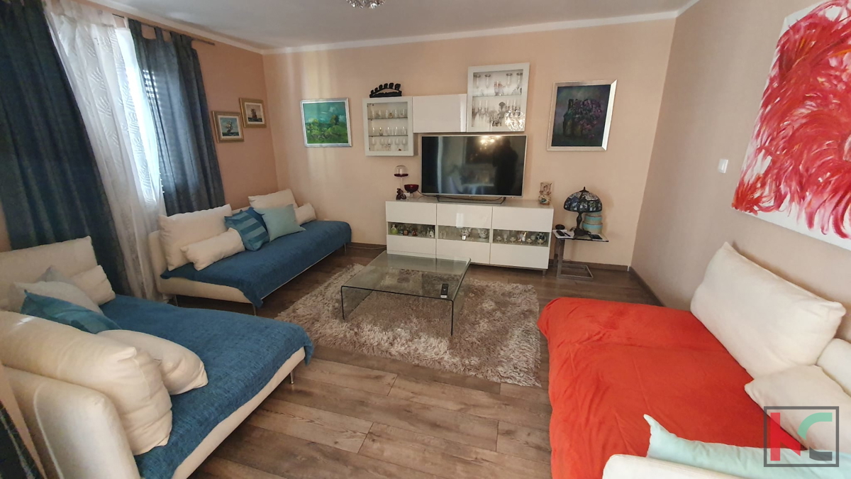 Pula, Stoja, delno prenovljeno stanovanje 76,25 m2, z dvema balkonoma #prodaja