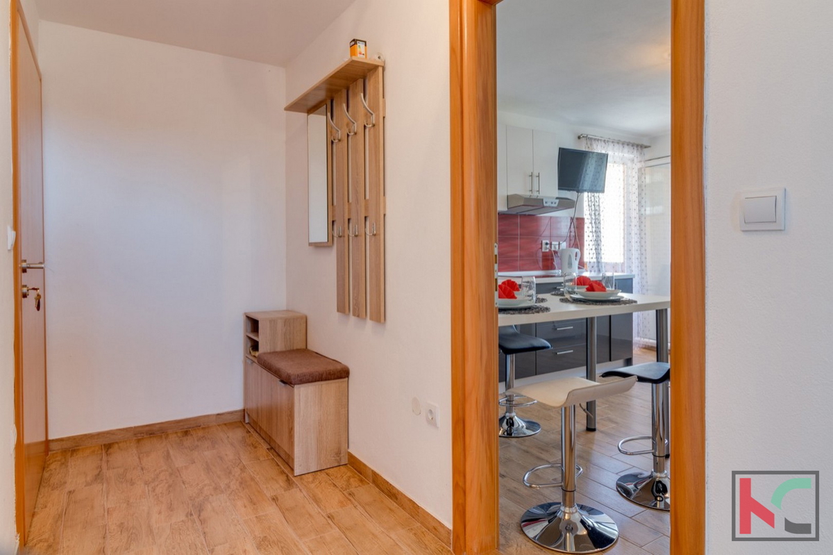 Istra, Pula, apartmajska hiša z 8 stanovanjskimi enotami, bazenom in urejenim vrtom, #prodaja