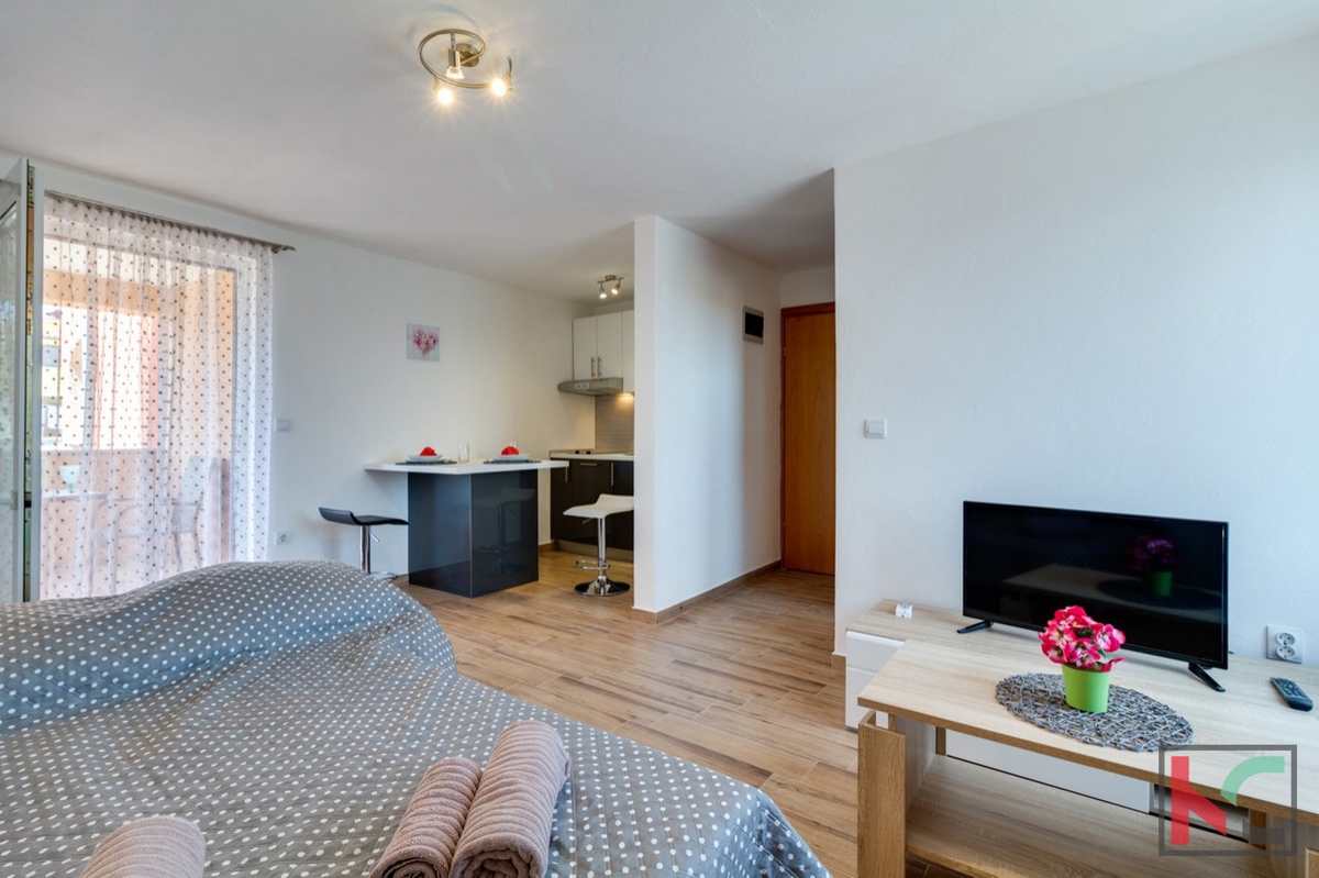 Istra, Pula, apartmajska hiša z 8 stanovanjskimi enotami, bazenom in urejenim vrtom, #prodaja