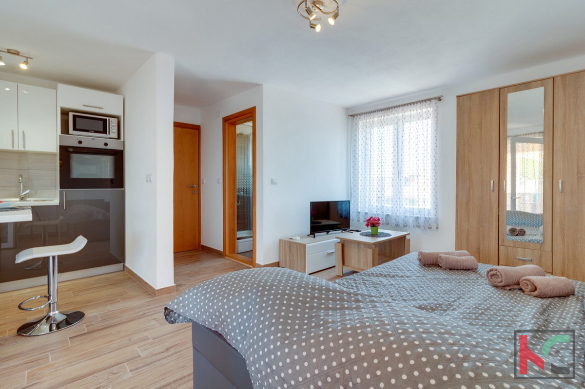 Istra, Pula, apartmajska hiša z 8 stanovanjskimi enotami, bazenom in urejenim vrtom, #prodaja
