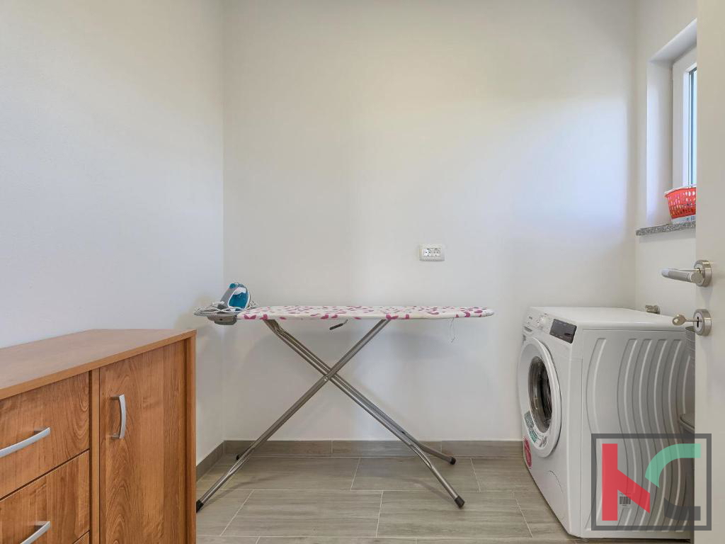 Istra, Poreč, počitniška hiša z bazenom in urejenim vrtom, #prodaja
