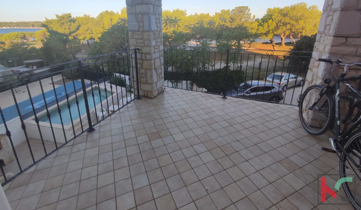 Medulin, dvoetažni apartma 2SS+DB z dvema balkonoma 85,92m2 s pogledom na morje #prodaja