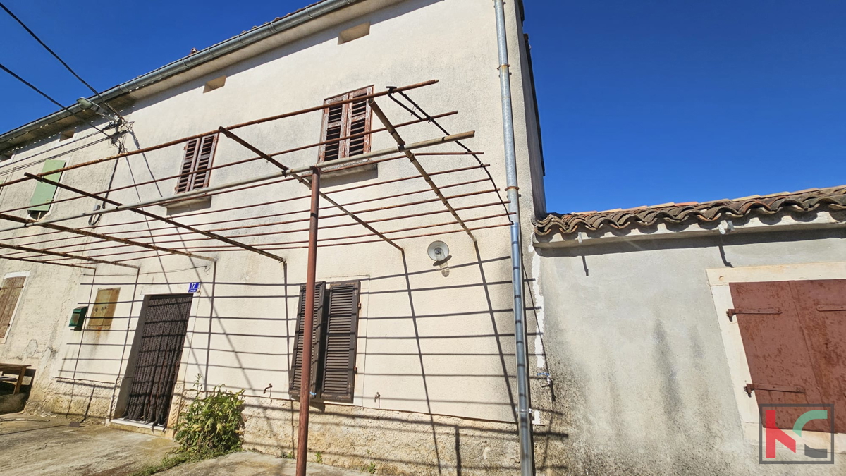 Barban, stara hiša za obnovo z velikim vrtom 1784m2 #prodaja