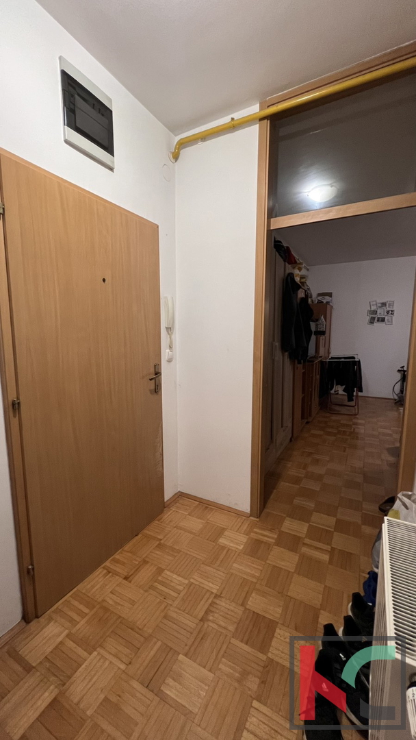 Pula, dvosobno stanovanje, parking, prvo nadstropje #prodaja